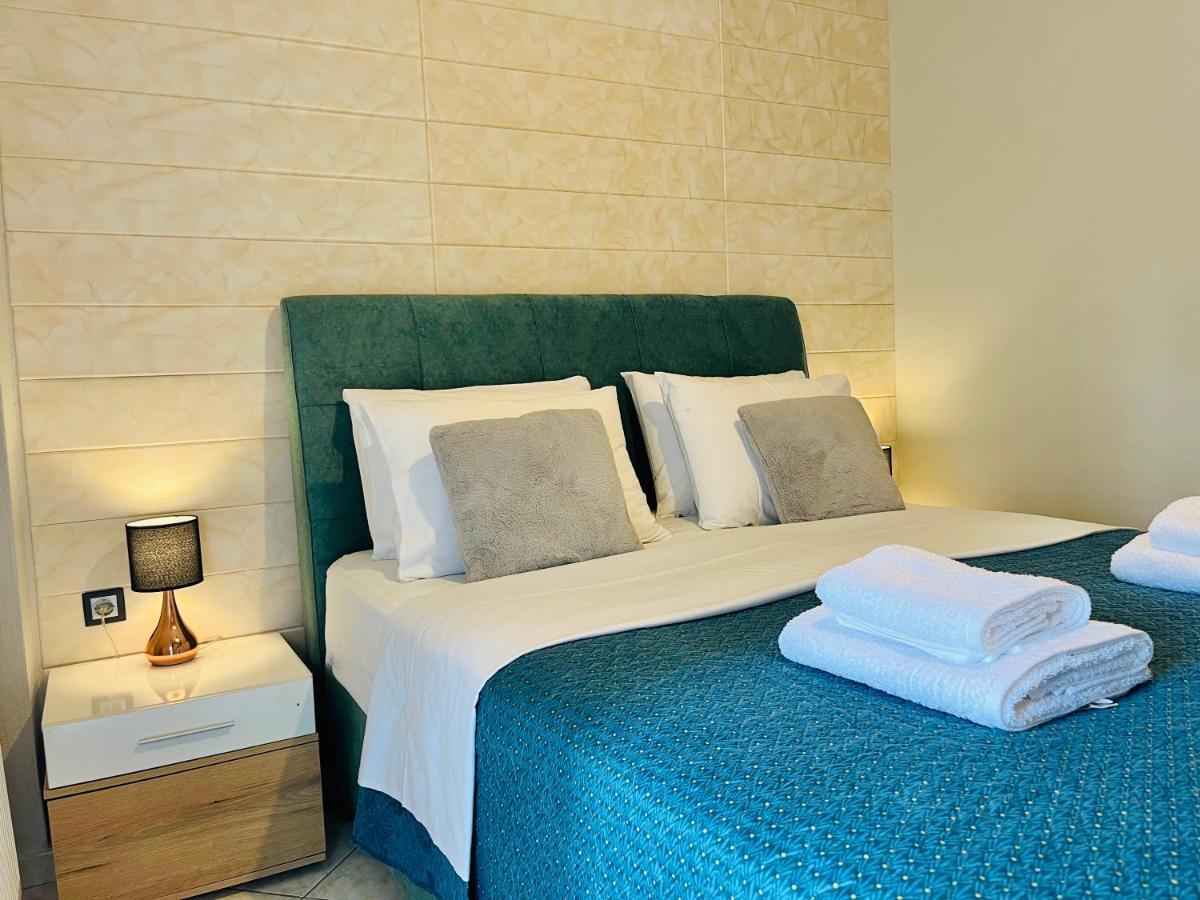 Elite Deluxe 3 Residence Kavala Bagian luar foto